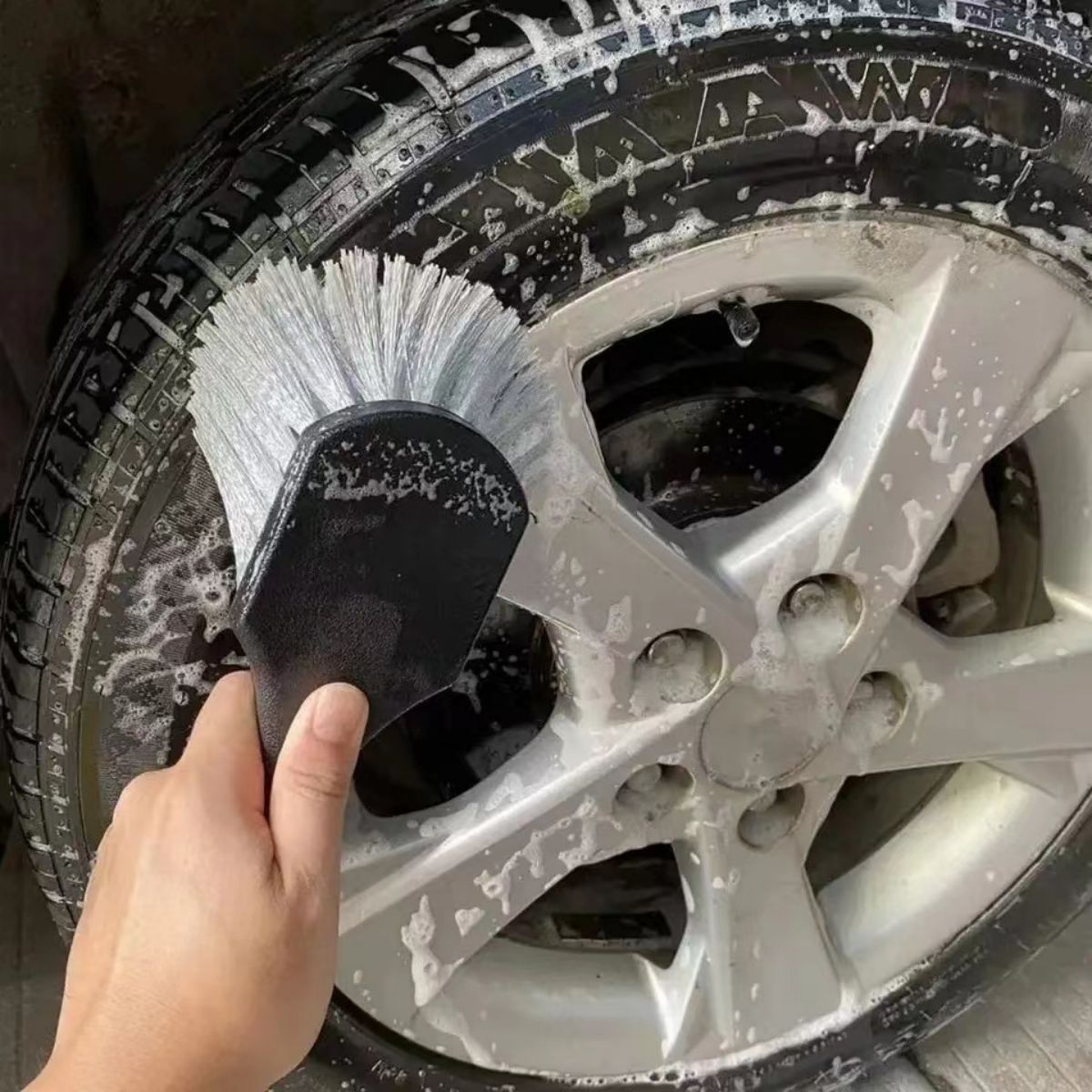 Car Wheel Cleaning Brush Detai - Car Cleaning Brush 评论和价格